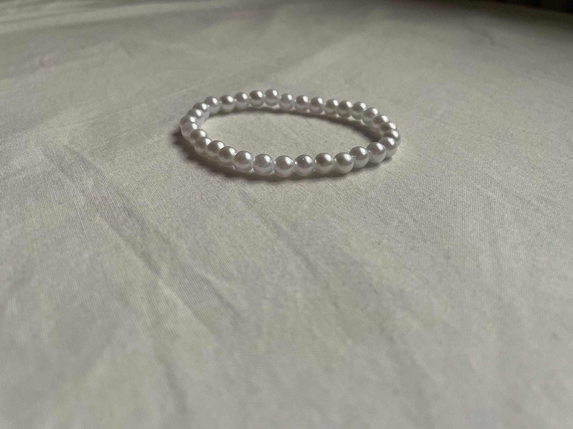 Bracelet élastique (perle blanche)