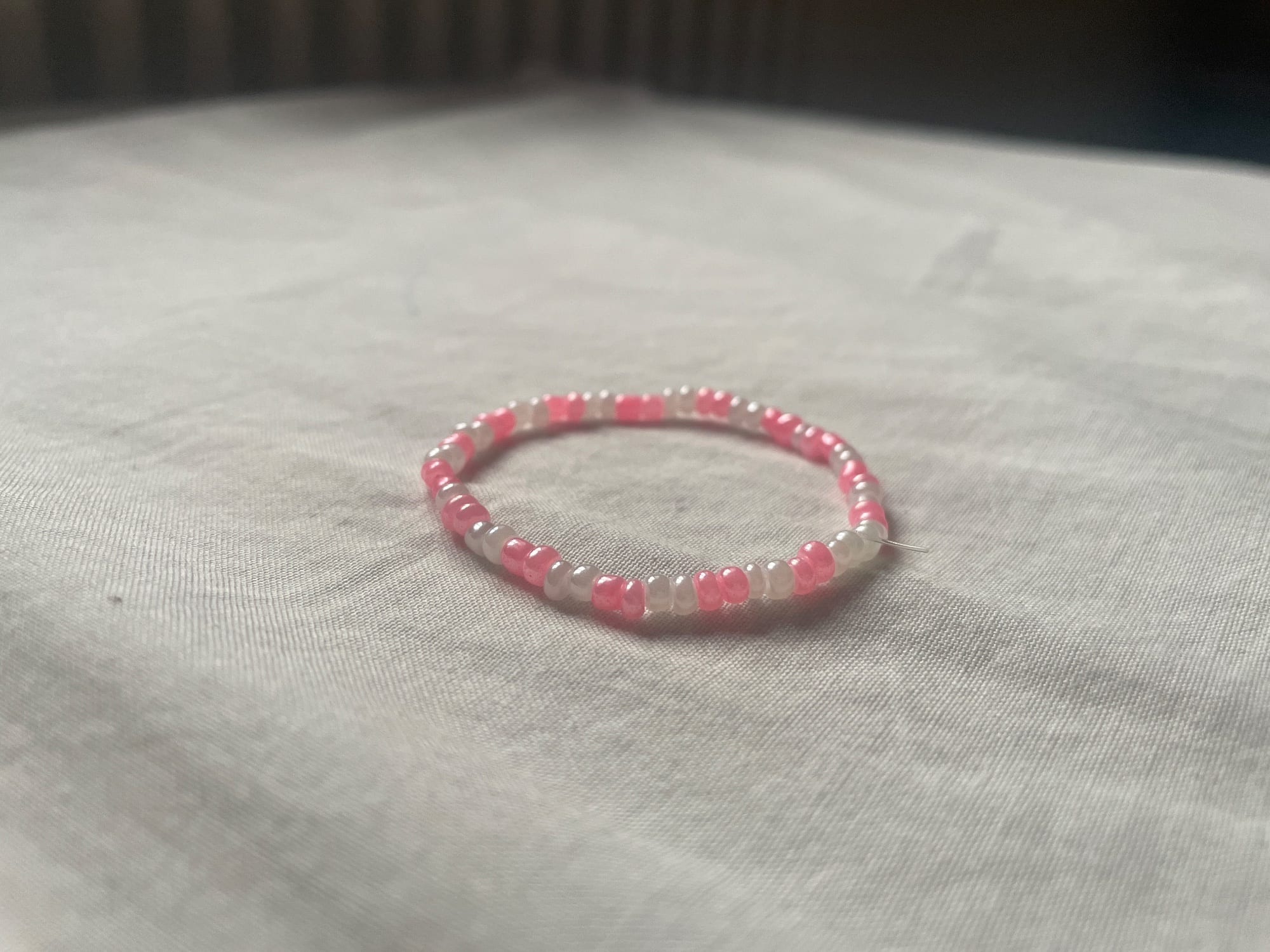 Bracelet élastique (rose et blanc)