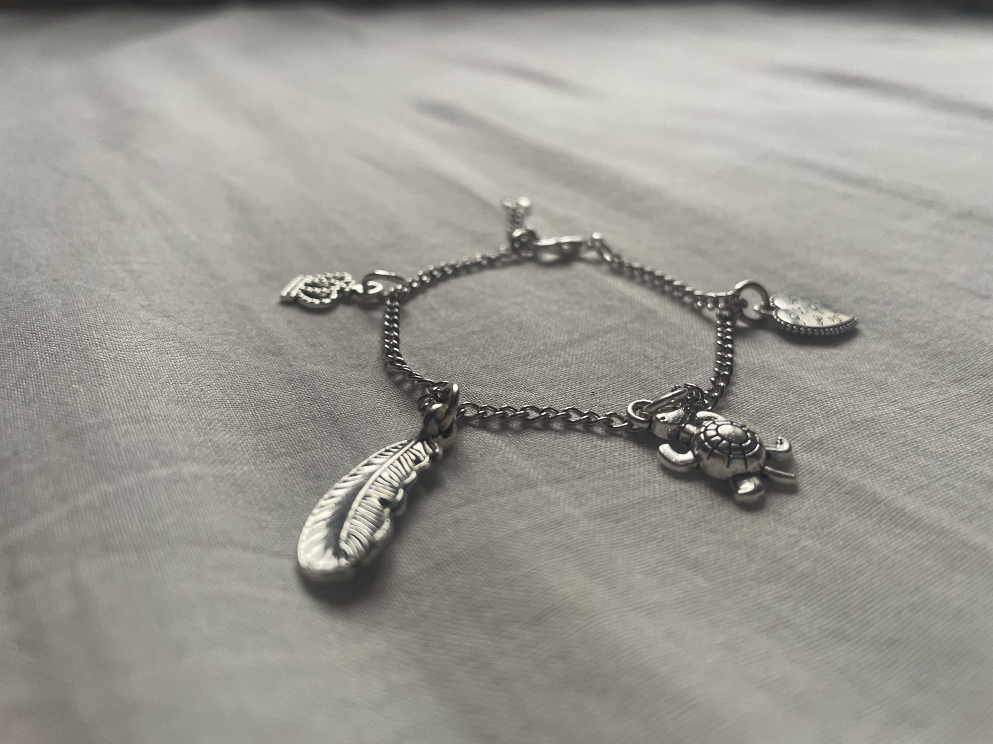 Bracelet breloque (argenté)